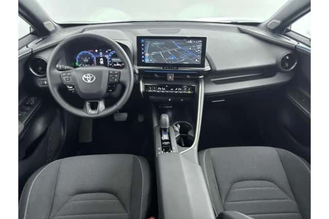 Toyota C-HR (2025) thumbnail 2