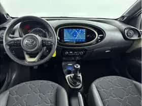 Toyota Aygo X (2022) thumbnail 2