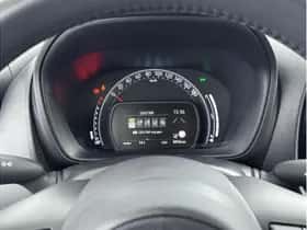 Toyota Aygo X (2022) thumbnail 3