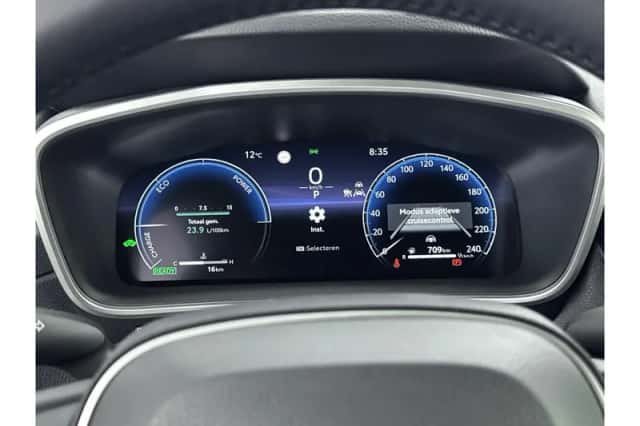 Toyota Corolla (2025) thumbnail 3