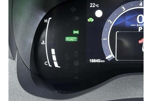Toyota Yaris Cross (2025) thumbnail 3