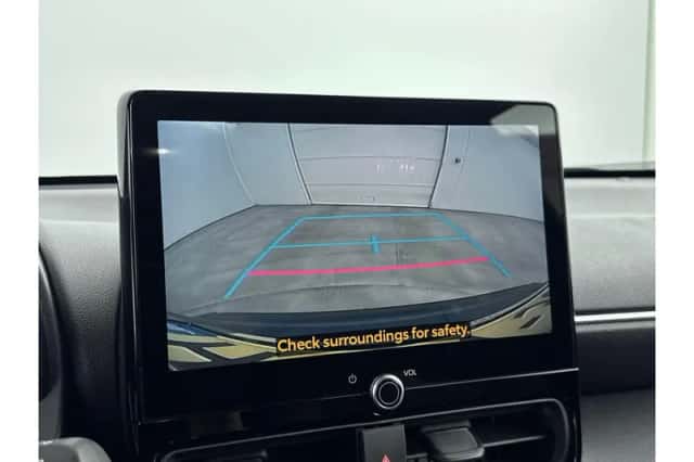 Toyota Yaris Cross (2025) thumbnail 5