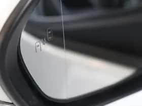 Toyota Prius (2016) thumbnail 11