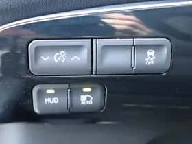 Toyota Prius (2016) thumbnail 19