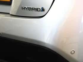 Toyota Prius (2016) thumbnail 26