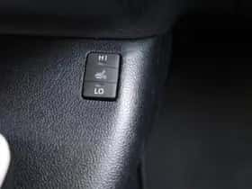 Toyota Prius (2016) thumbnail 40