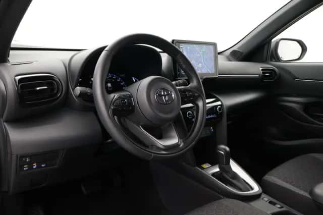 Toyota Yaris Cross (2022) thumbnail 2