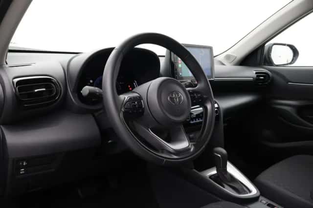 Toyota Yaris Cross (2025) thumbnail 2