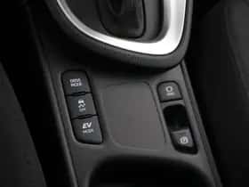 Toyota Yaris Cross (2025) thumbnail 24