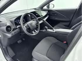 Toyota C-HR (2025) thumbnail 13