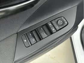 Toyota C-HR (2025) thumbnail 14