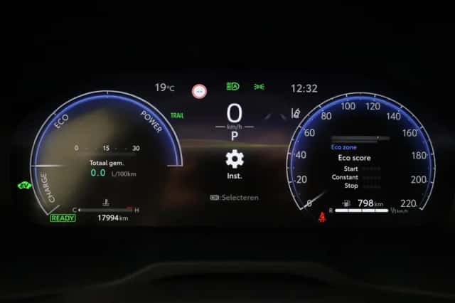 Toyota RAV4 (2026) thumbnail 3