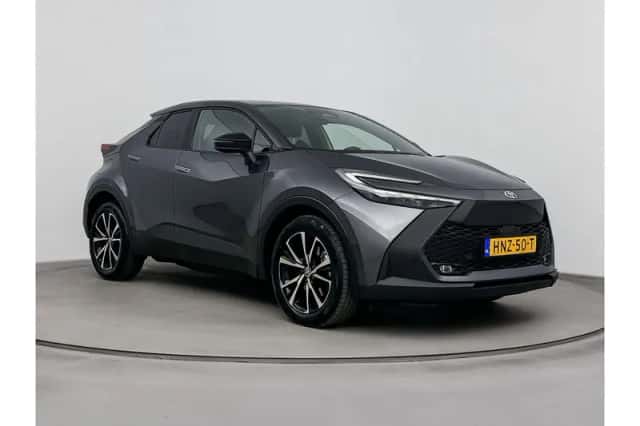 Toyota C-HR (2025) thumbnail 1