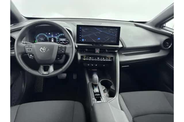 Toyota C-HR (2025) thumbnail 2