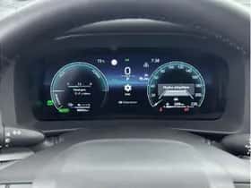Toyota C-HR (2025) thumbnail 3