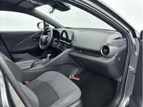 Toyota C-HR (2025) thumbnail 25