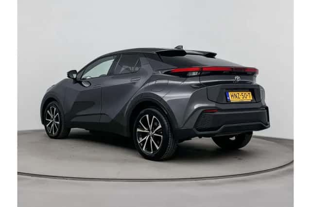Toyota C-HR (2025) thumbnail 4