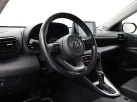 Toyota Yaris (2023) thumbnail 3