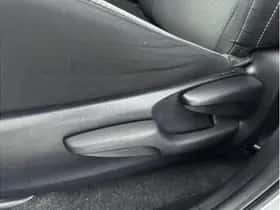 Toyota RAV4 (2018) thumbnail 17