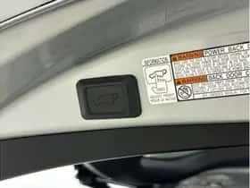 Toyota RAV4 (2018) thumbnail 7