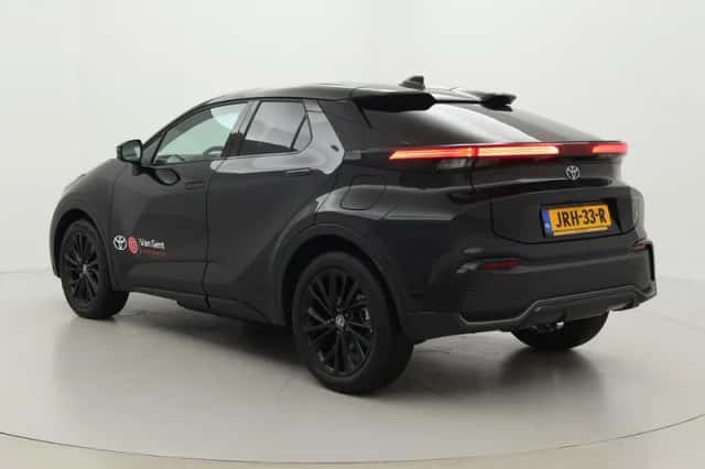 Toyota C-HR (2026) thumbnail 4