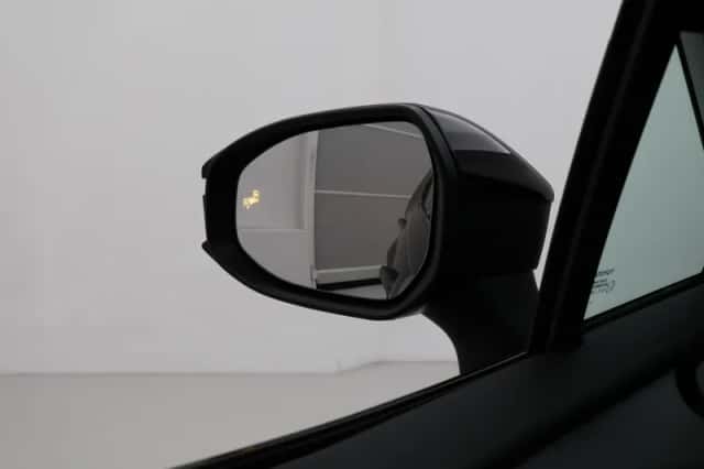 Toyota C-HR (2026) thumbnail 6