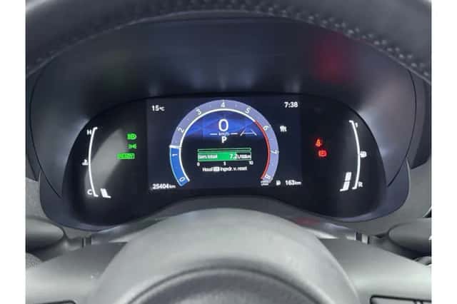Toyota Yaris Cross (2025) thumbnail 3