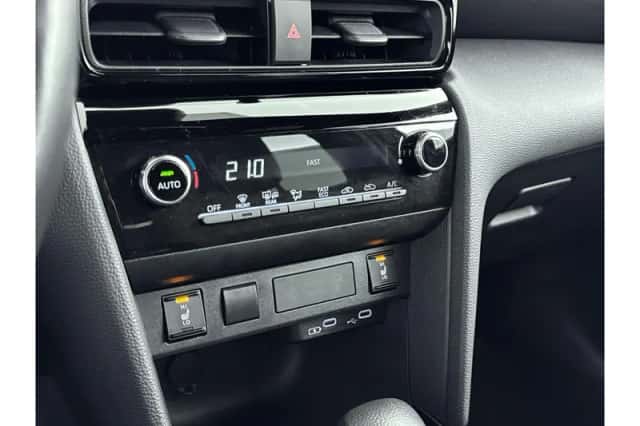 Toyota Yaris Cross (2025) thumbnail 5