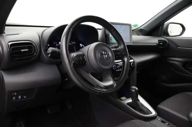 Toyota Yaris Cross (2024) thumbnail 2