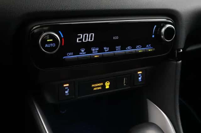Toyota Yaris (2023) thumbnail 5
