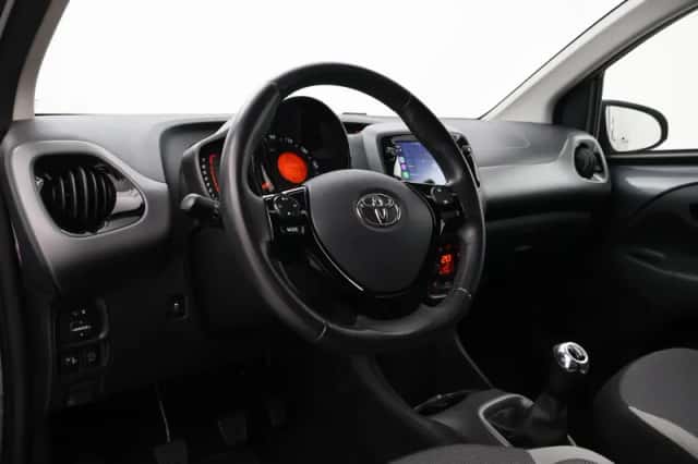 Toyota Aygo (2021) thumbnail 2