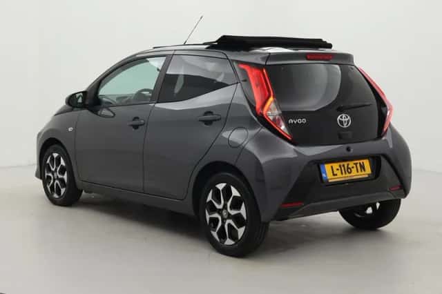 Toyota Aygo (2021) thumbnail 4