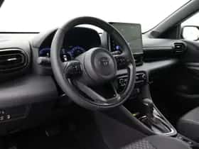 Toyota Yaris (2025) thumbnail 2