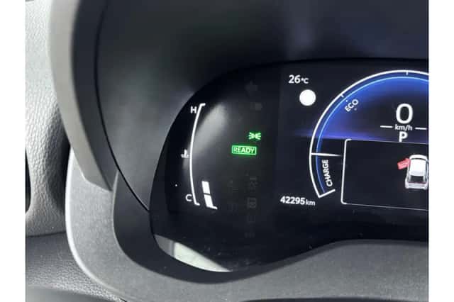 Toyota Yaris Cross (2025) thumbnail 3