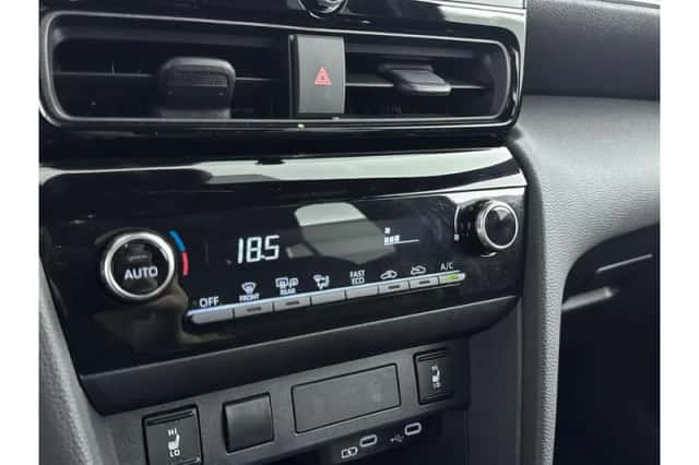 Toyota Yaris Cross (2025) thumbnail 6