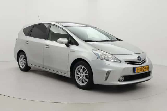 Toyota Prius (2013) thumbnail 1