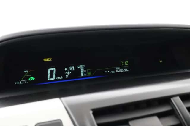 Toyota Prius (2013) thumbnail 3