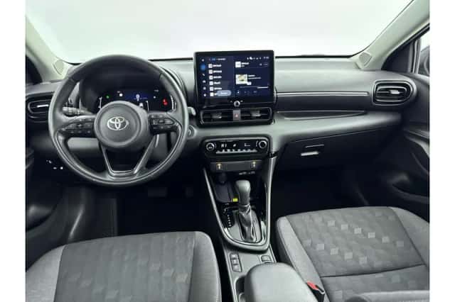 Toyota Yaris (2025) thumbnail 2
