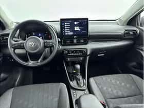 Toyota Yaris (2025) thumbnail 2