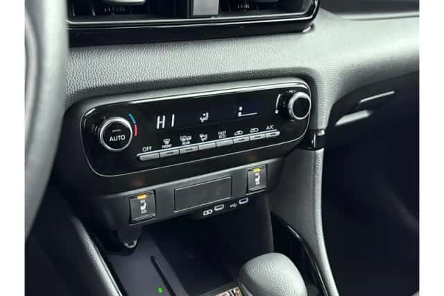 Toyota Yaris (2025) thumbnail 6