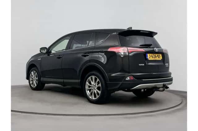 Toyota RAV4 (2016) thumbnail 4