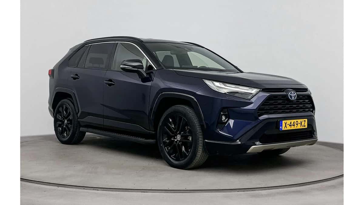 Toyota RAV4 (2022) — foto 1