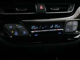 Toyota C-HR (2021) thumbnail 12