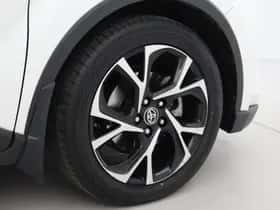 Toyota C-HR (2021) thumbnail 16