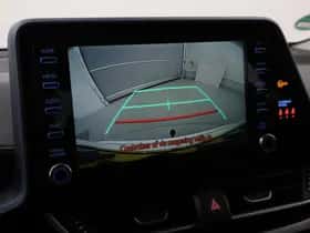 Toyota C-HR (2021) thumbnail 9
