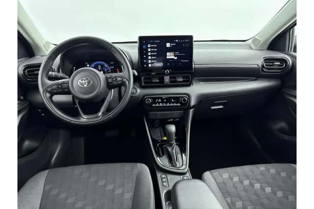 Toyota Yaris (2025) thumbnail 2
