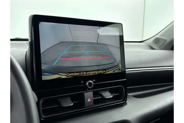 Toyota Yaris (2025) thumbnail 5
