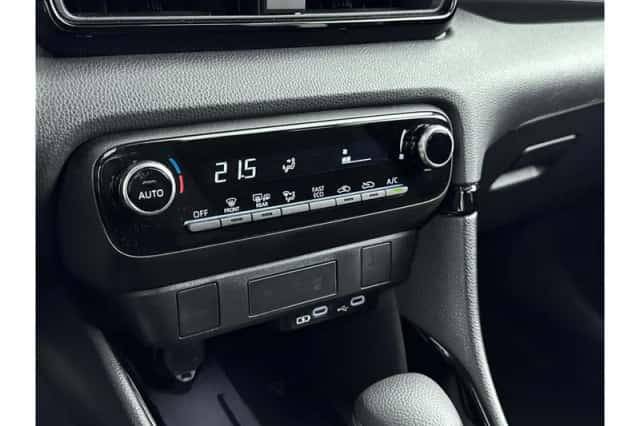 Toyota Yaris (2025) thumbnail 6