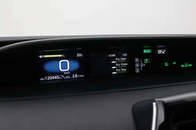 Toyota Prius (2019) thumbnail 3