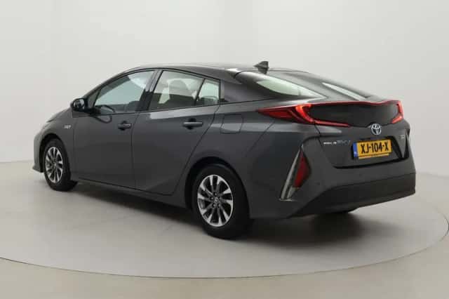 Toyota Prius (2019) thumbnail 4
